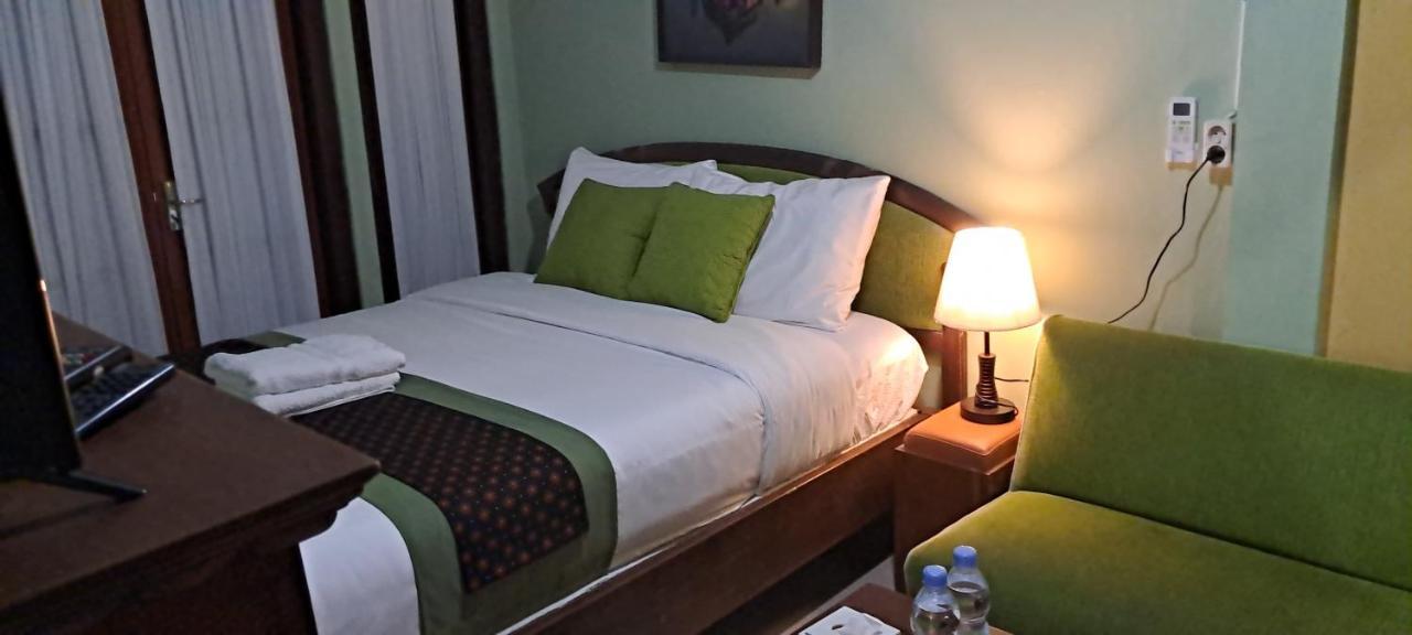 Griya Jene Homestay Syariah Ngabean Экстерьер фото